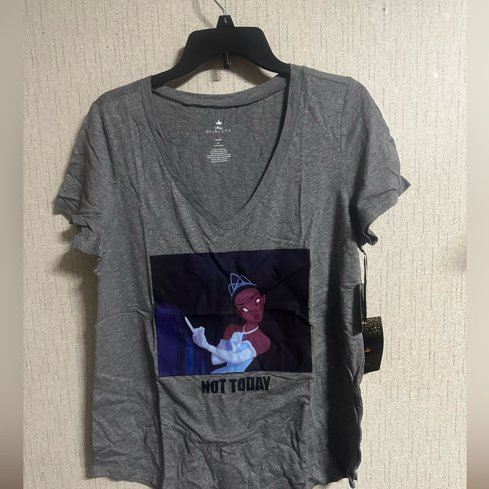TORRID DISNEY PRINCESS TIANA NOT TODAY GRAPHIC V-NECK TEE: NWT: SZ 0 (L)